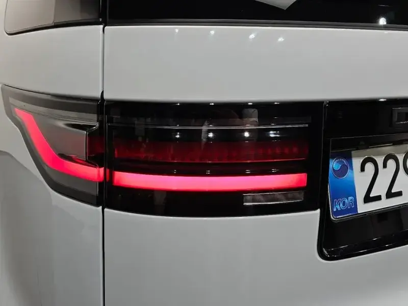 2025 Land Rover Discovery с пробегом 18 756 км