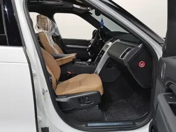 2025 Land Rover Discovery с пробегом 18 756 км