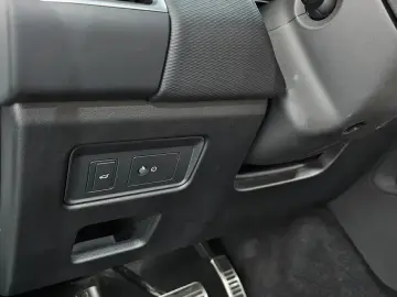 2025 Land Rover Discovery с пробегом 18 756 км