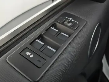 2025 Land Rover Discovery с пробегом 18 756 км