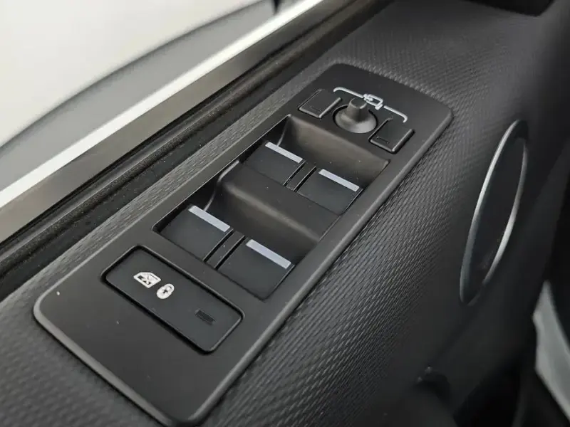 2025 Land Rover Discovery с пробегом 18 756 км
