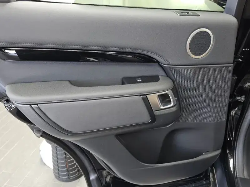 2022 Land Rover Discovery с пробегом 48 078 км
