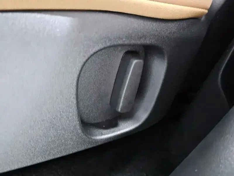 2025 Land Rover Discovery с пробегом 18 756 км
