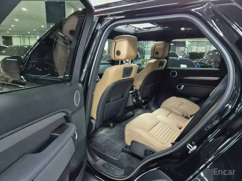 2025 Land Rover Discovery с пробегом 10 055 км