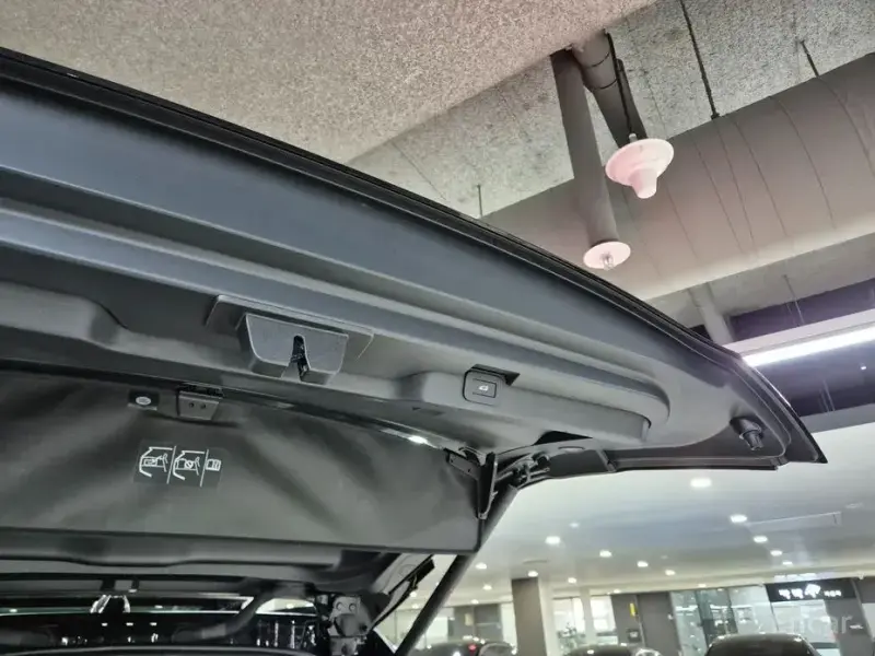 2025 Land Rover Discovery с пробегом 10 055 км