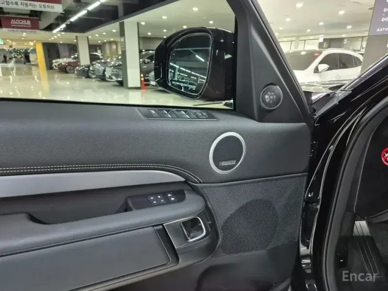 2025 Land Rover Discovery с пробегом 10 055 км