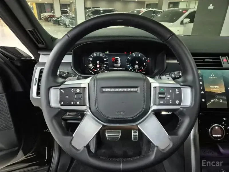 2025 Land Rover Discovery с пробегом 10 055 км