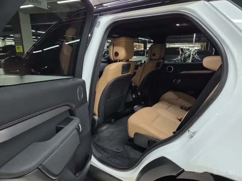 2025 Land Rover Discovery с пробегом 17 151 км