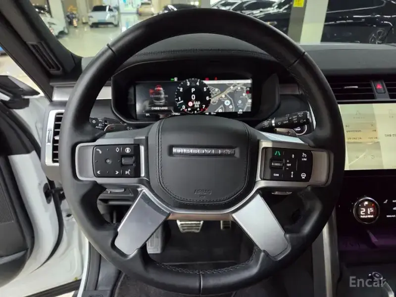 2025 Land Rover Discovery с пробегом 17 151 км