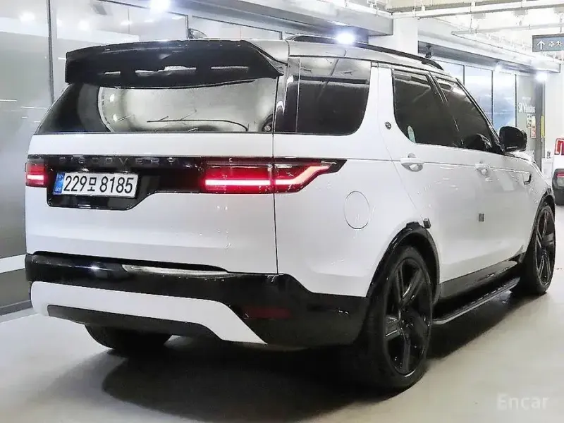 2025 Land Rover Discovery с пробегом 18 752 км