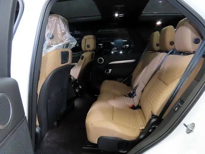 2025 Land Rover Discovery с пробегом 18 752 км