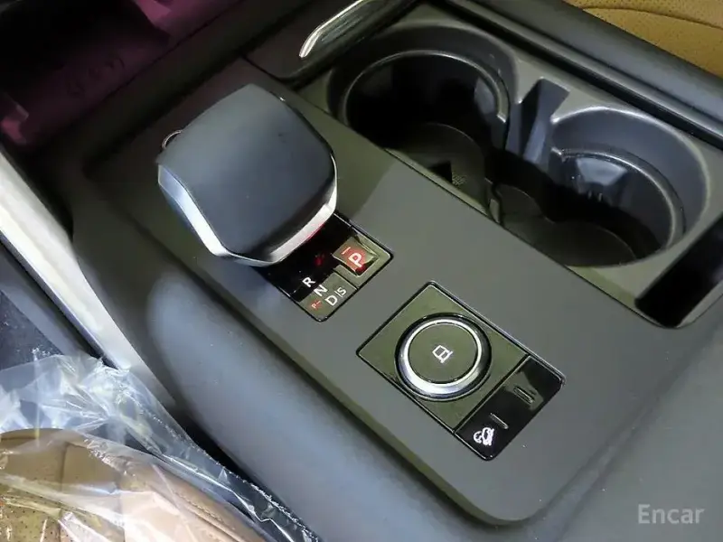 2025 Land Rover Discovery с пробегом 18 752 км