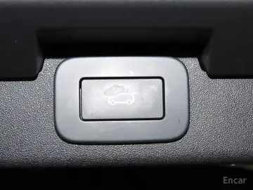2025 Land Rover Discovery с пробегом 18 752 км
