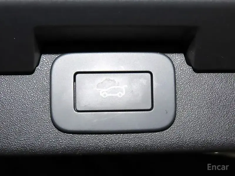 2025 Land Rover Discovery с пробегом 18 752 км