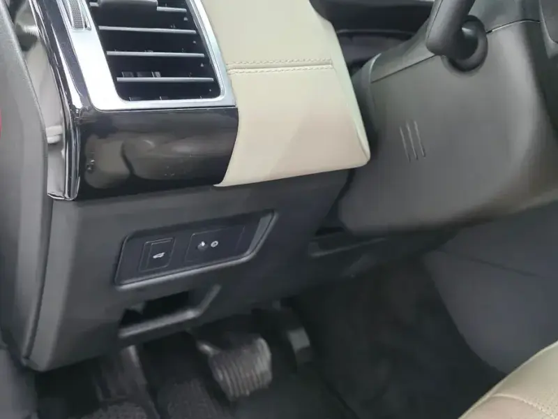 2019 Land Rover Discovery с пробегом 126 545 км