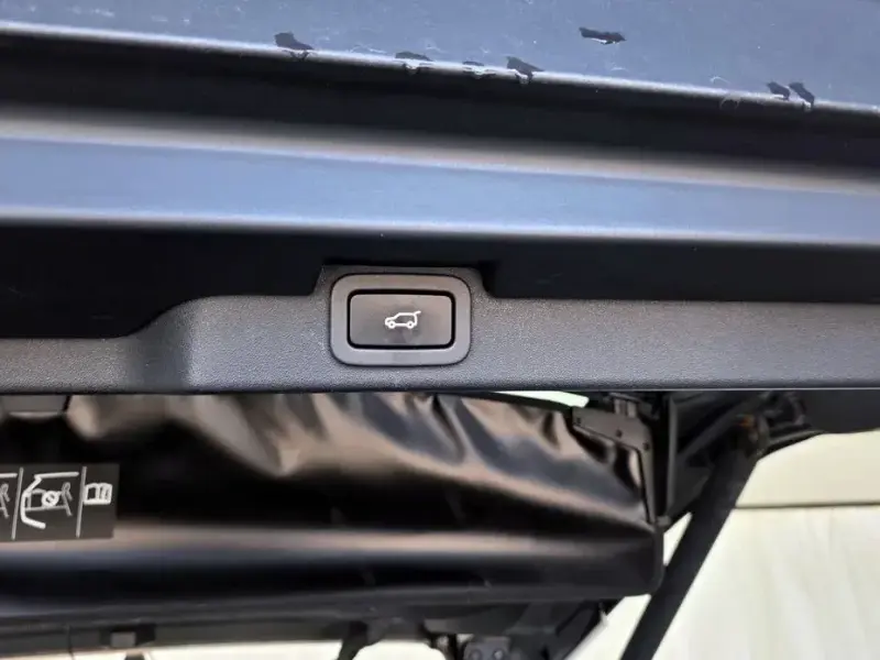 2019 Land Rover Discovery с пробегом 137 640 км