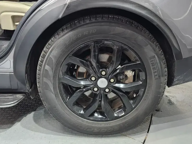 2019 Land Rover Discovery с пробегом 65 784 км