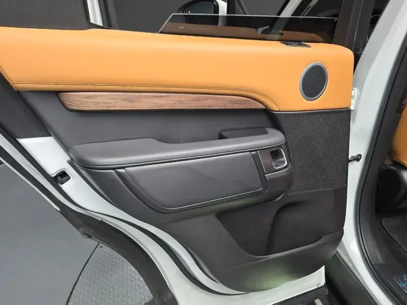 2017 Land Rover Discovery с пробегом 88 182 км