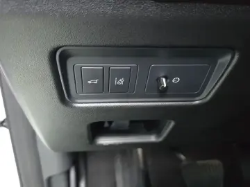 2017 Land Rover Discovery с пробегом 88 182 км