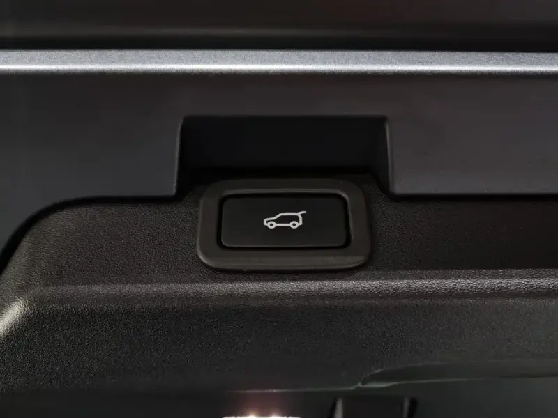 2019 Land Rover Discovery с пробегом 90 937 км
