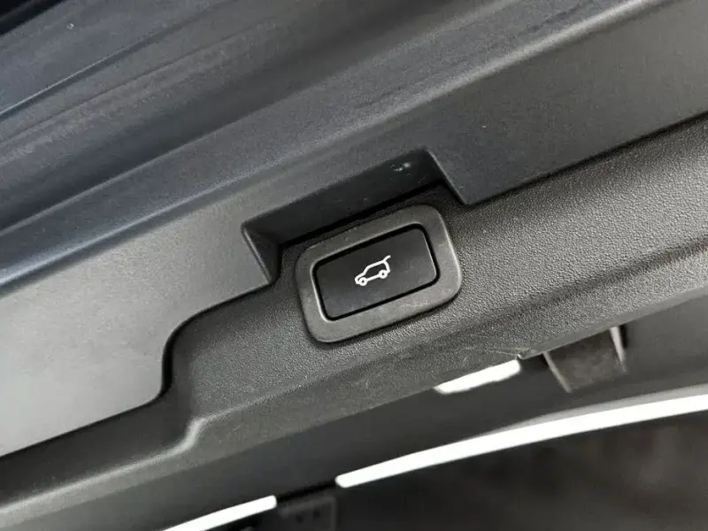 2018 Land Rover Discovery с пробегом 135 063 км