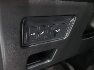 2018 Land Rover Discovery с пробегом 165 577 км