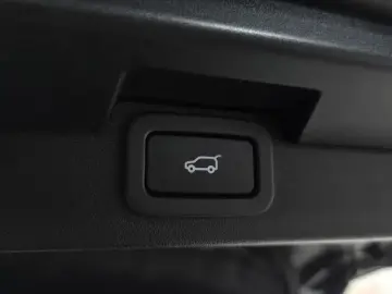 2018 Land Rover Discovery с пробегом 165 577 км