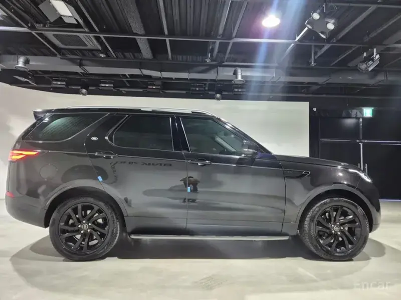 2017 Land Rover Discovery с пробегом 111 370 км
