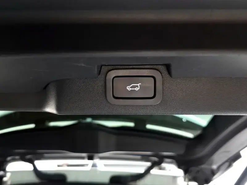 2017 Land Rover Discovery с пробегом 84 152 км