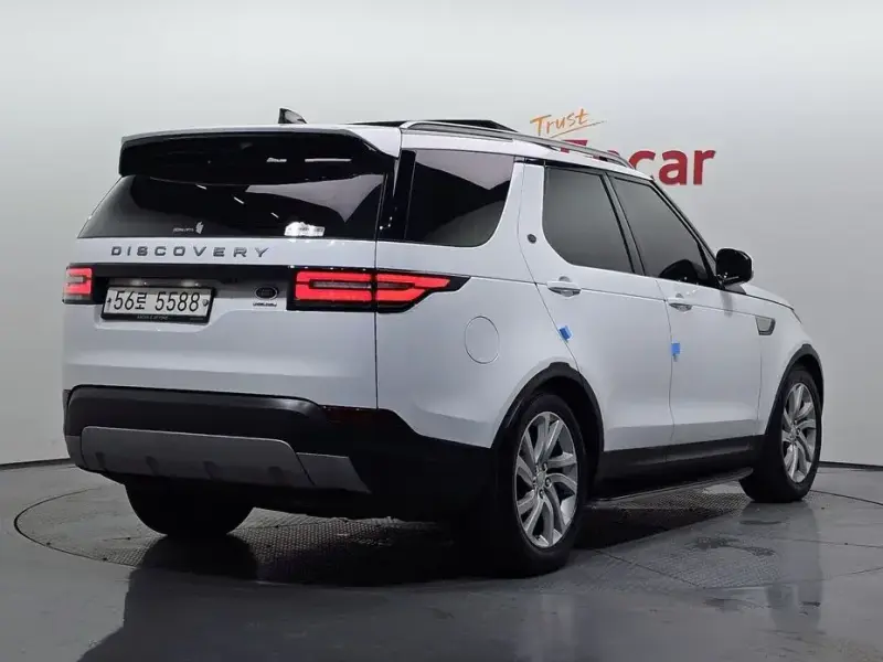 2017 Land Rover Discovery с пробегом 107 158 км