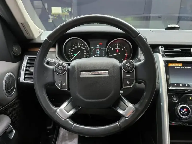 2017 Land Rover Discovery с пробегом 75 838 км