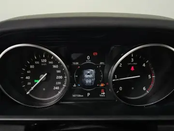 2017 Land Rover Discovery с пробегом 107 158 км