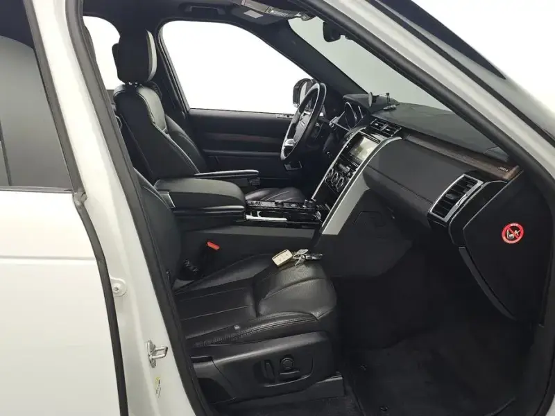 2017 Land Rover Discovery с пробегом 107 158 км