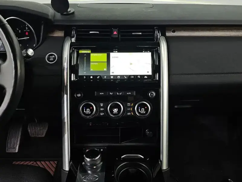 2017 Land Rover Discovery с пробегом 107 158 км