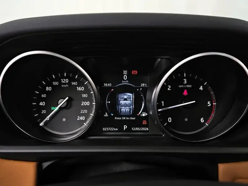 2017 Land Rover Discovery с пробегом 23 722 км