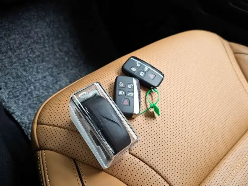 2017 Land Rover Discovery с пробегом 23 722 км