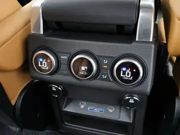2017 Land Rover Discovery с пробегом 23 722 км