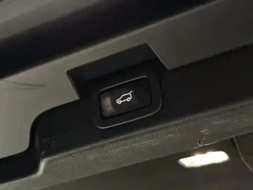 2019 Land Rover Discovery с пробегом 92 780 км