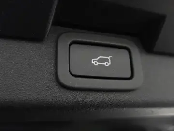 2019 Land Rover Discovery с пробегом 84 753 км