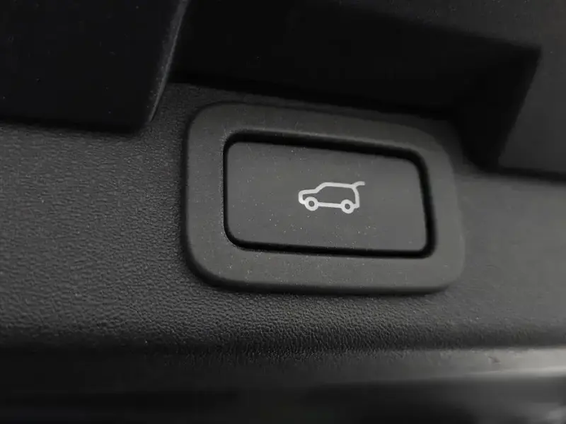 2019 Land Rover Discovery с пробегом 84 753 км