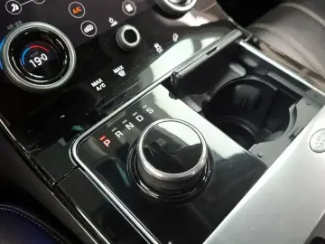 2017 Land Rover Range Rover Velar с пробегом 108 976 км
