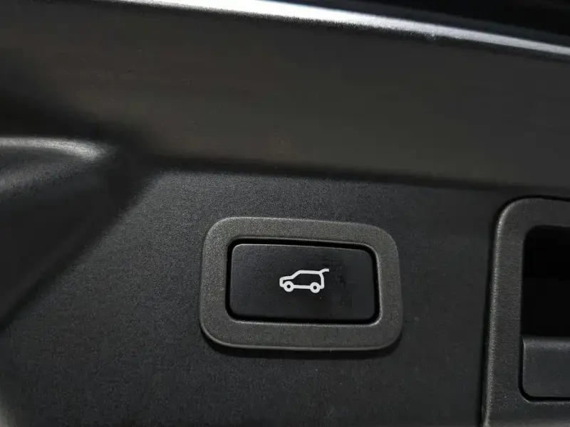 2018 Land Rover Range Rover Velar с пробегом 105 940 км