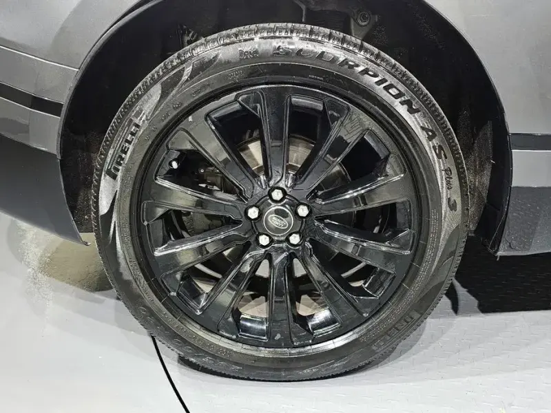 2017 Land Rover Range Rover Velar с пробегом 93 871 км