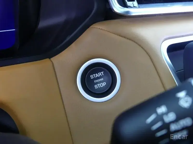 2020 Land Rover Range Rover Velar с пробегом 5 600 км