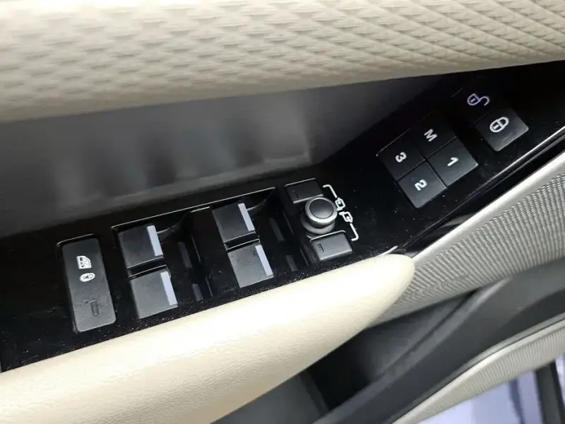 2017 Land Rover Range Rover Velar с пробегом 93 871 км