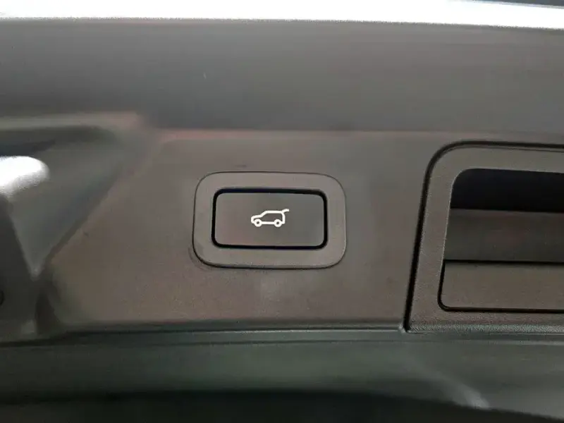 2017 Land Rover Range Rover Velar с пробегом 93 871 км