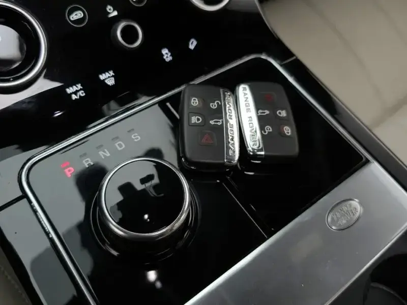 2017 Land Rover Range Rover Velar с пробегом 122 006 км