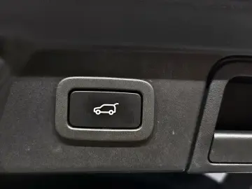 2017 Land Rover Range Rover Velar с пробегом 122 006 км