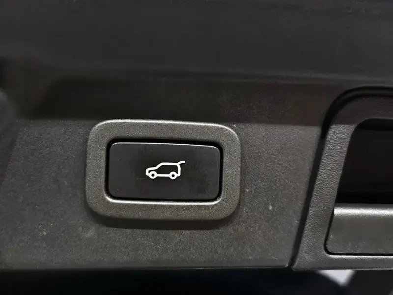 2017 Land Rover Range Rover Velar с пробегом 122 006 км