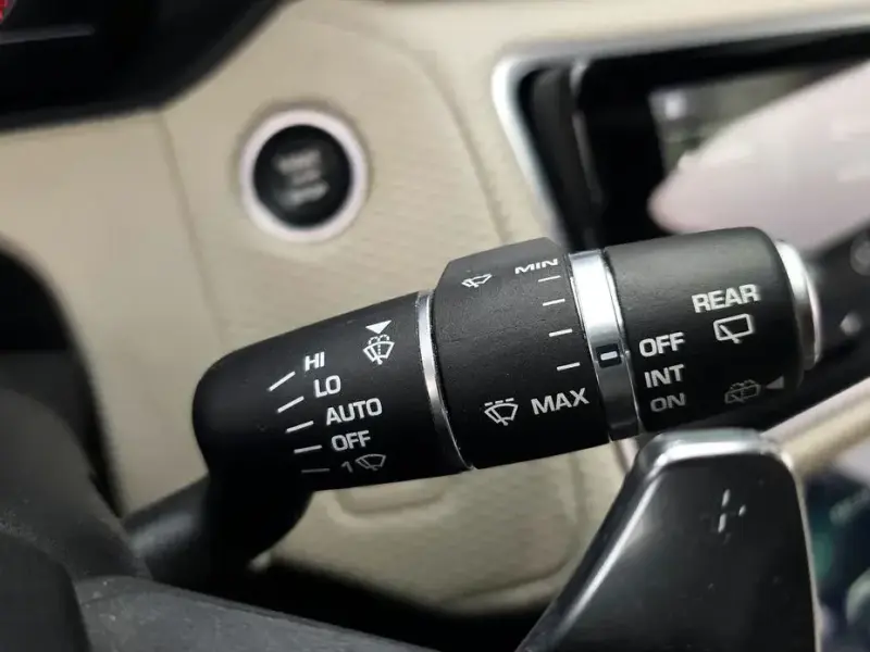 2017 Land Rover Range Rover Velar с пробегом 122 006 км